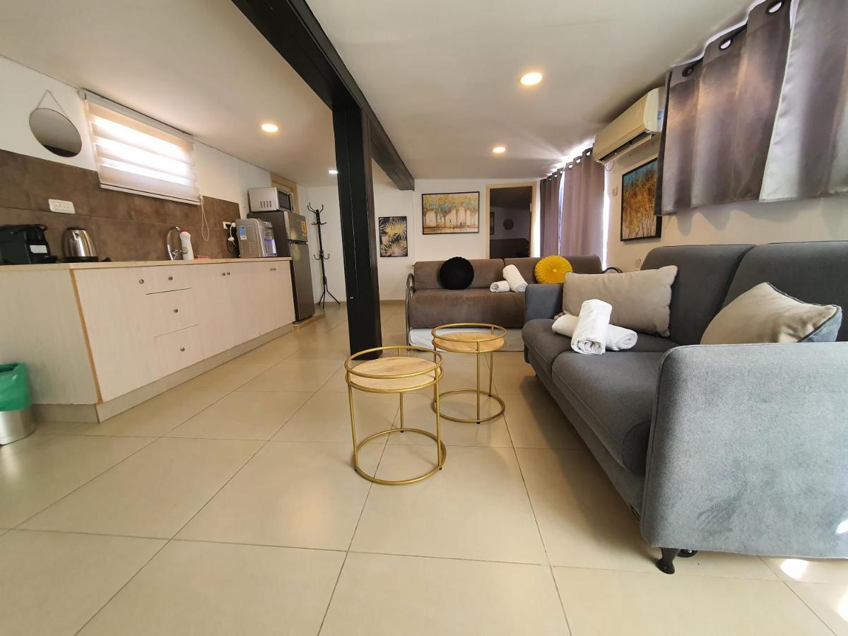 Barak Royal Suites 20 Sea View - ג'קוזי בחצר ומרפסות עם נוף לים Eilat Esterno foto