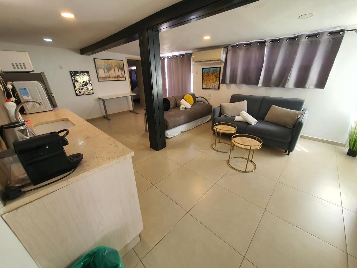 Barak Royal Suites 20 Sea View - ג'קוזי בחצר ומרפסות עם נוף לים Eilat Esterno foto